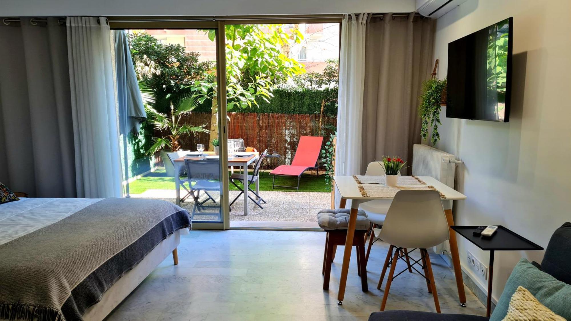 Studio Sun-Beach Avec Parking Et Jardin - 500M Des Plages De Juan Les Pins アンティーブ エクステリア 写真